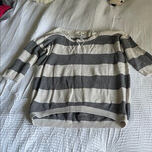 Aeropostale Gray and Cream Knit Sweater